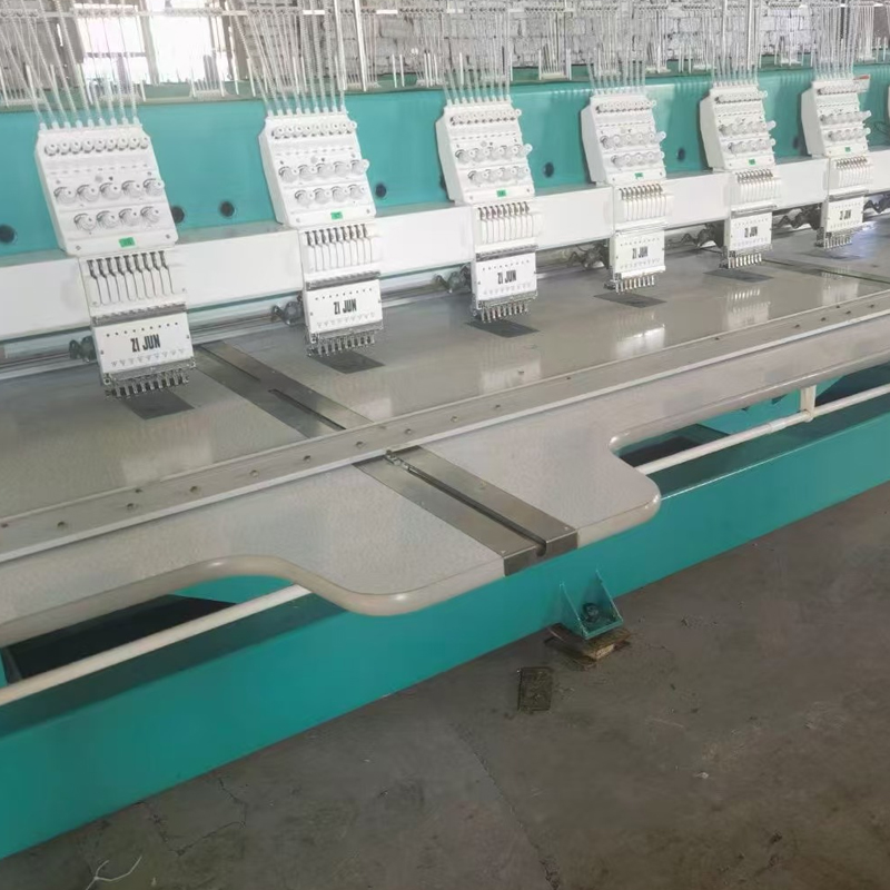 9 নীল 22 মাথা 400 মাথা দূরত্ব উচ্চ গতি Y750 ব্যবহৃত emboridery মেশিন